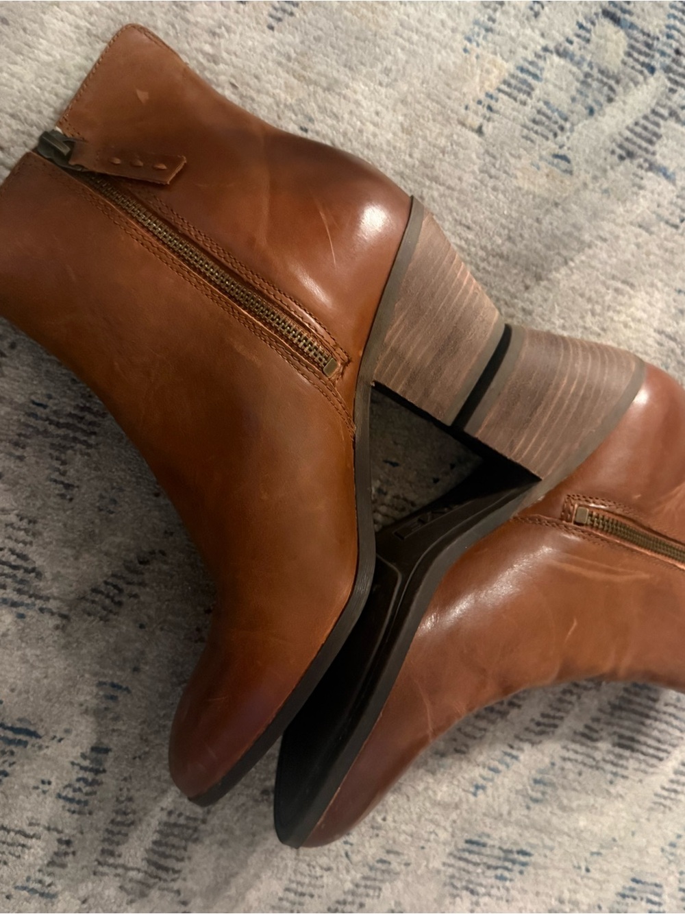 Frye Meghan Chestnut Brown Leather Ankle Booties with Block Heel. - Picture 15 of 16